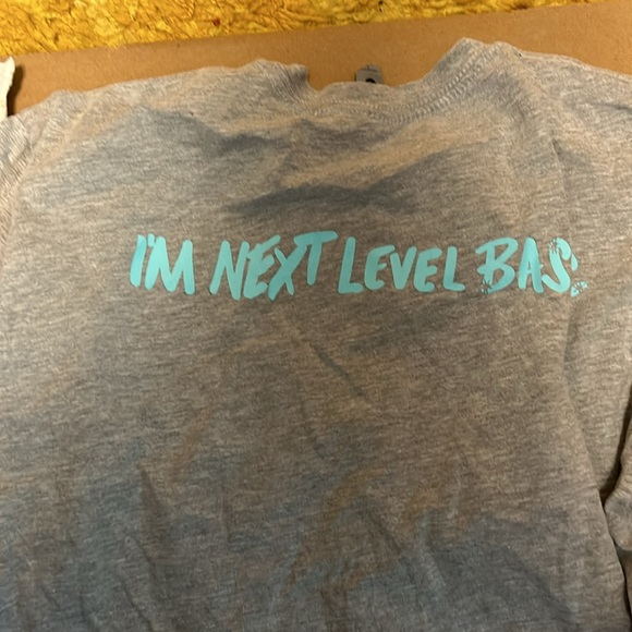 Graphic T-shirt - Picture 3 of 3